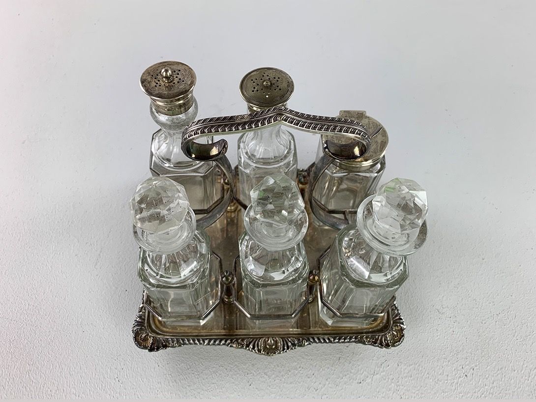 Foto Antique Menagerie Table Set