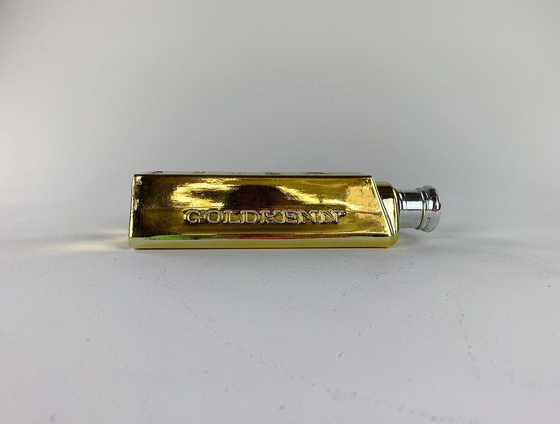 Foto Goldkenn Golden Liquor Bottle