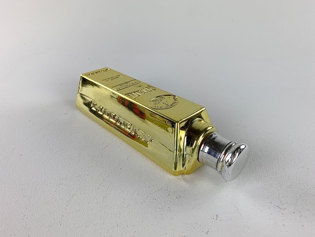 Foto Goldkenn Golden Liquor Bottle