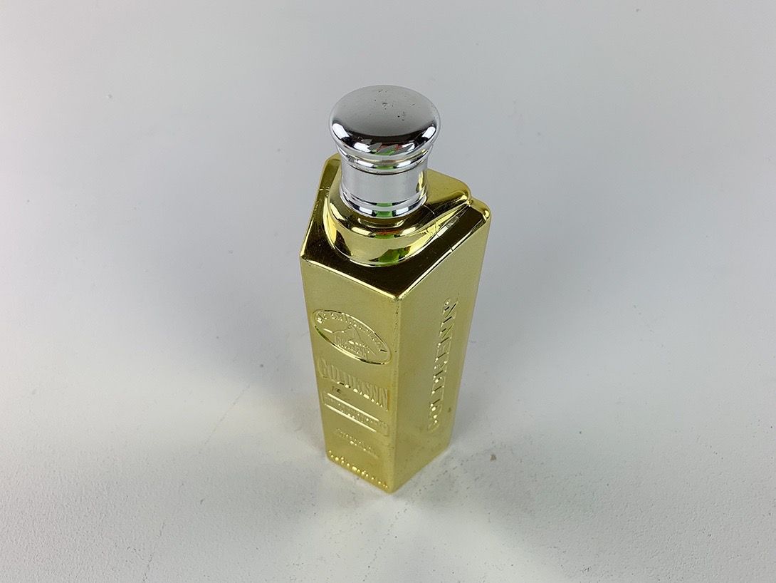 Foto Goldkenn Golden Liquor Bottle