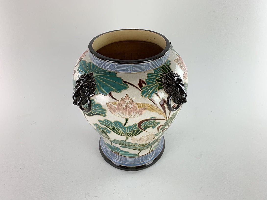 Foto Ceramic Vase with Lion Heads h47 E7
