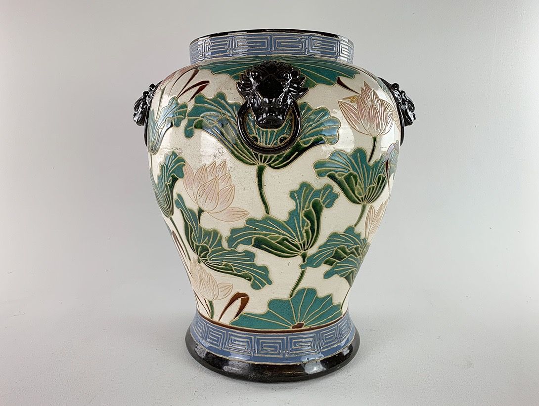 Foto Ceramic Vase with Lion Heads h47 E7