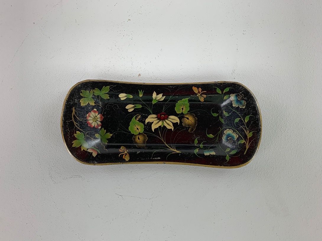 Foto Enamel Coated Tray Plate with Flowers Saxonia 1900