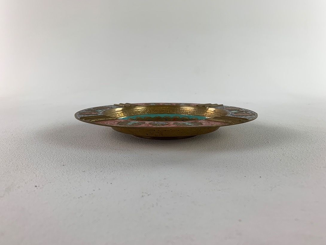 Foto Oriental Ashtray with Peacock Chiseled Ornaments Morocco 1965