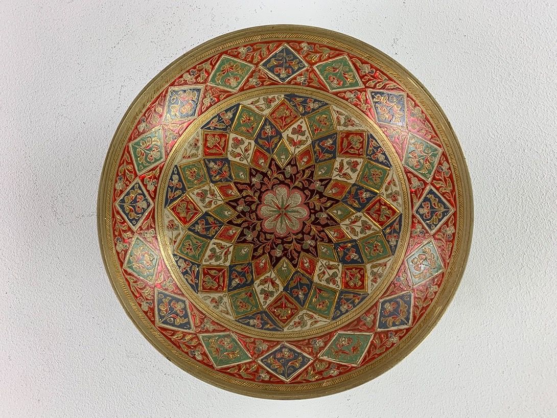Foto Oriental Plate with Chiseled Ornaments Ø23 Morocco 1965