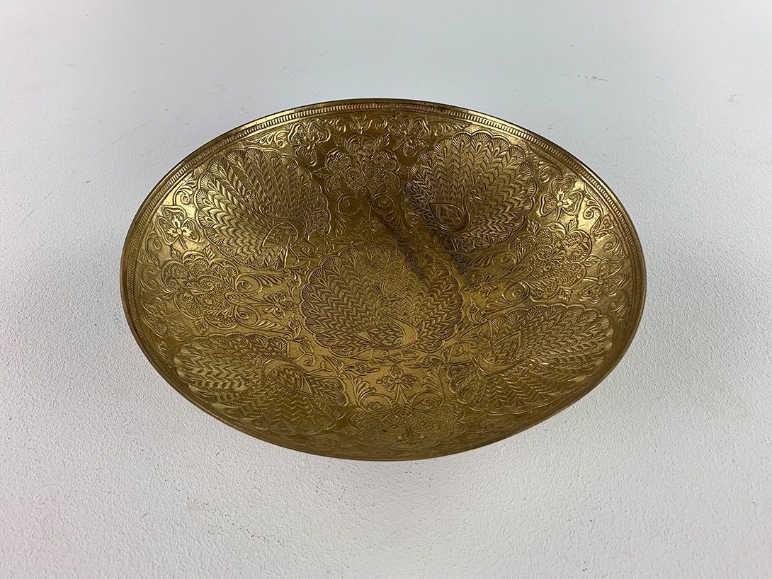Foto Oriental Plate Brass with Chiseled Ornaments Ø30 Morocco 1963