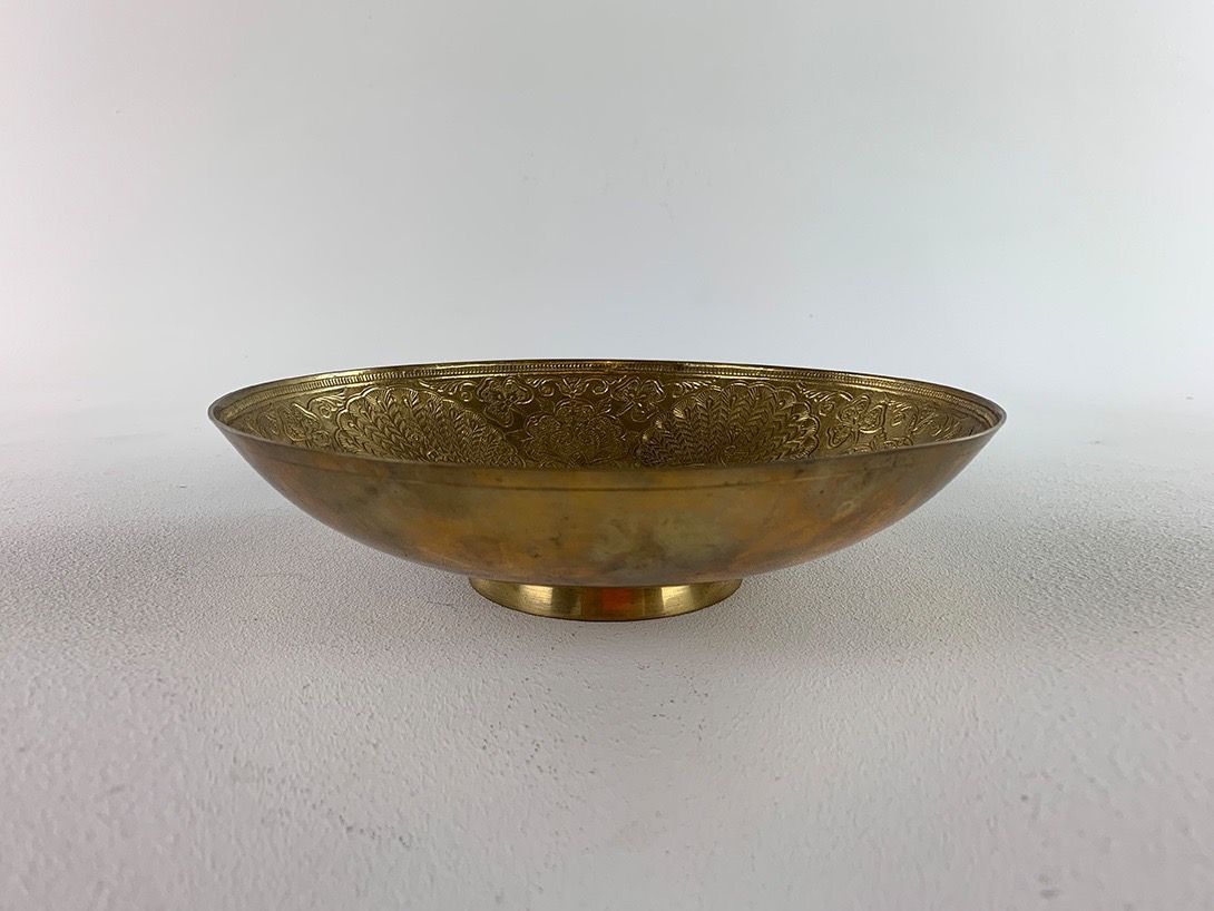 Foto Oriental Plate Brass with Chiseled Ornaments Ø30 Morocco 1963