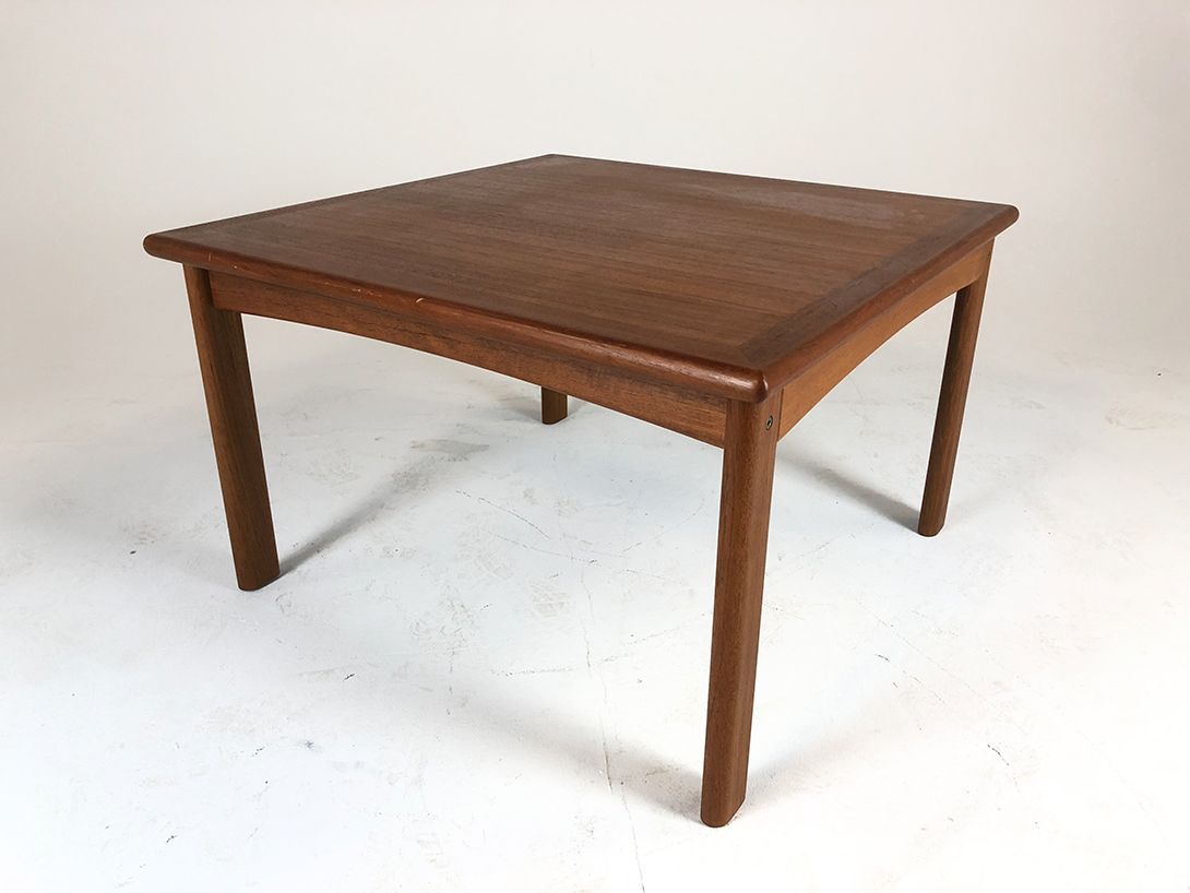 Foto Coffee Table Teak Square Denmark 1958 h47x75x75