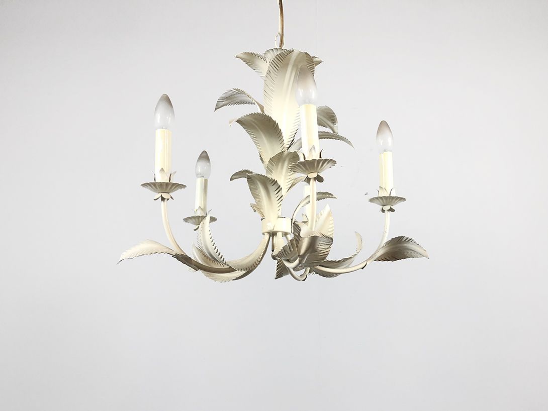 Foto White Chandelier with Leaves h100