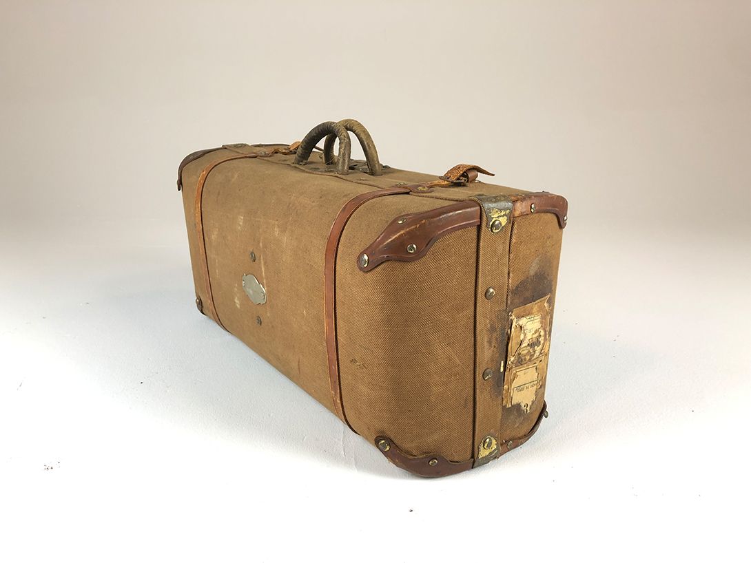 Foto Old Textile Suitcase France