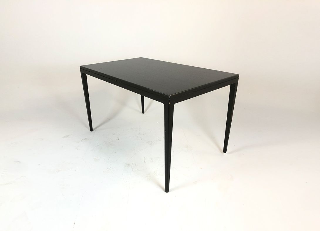 Foto Simple Shiny Black Wooden Table h75x130x79