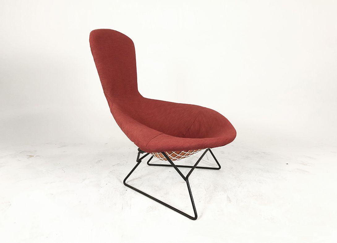 Foto Bird Chair Harry Bertoia with Red Upholstery