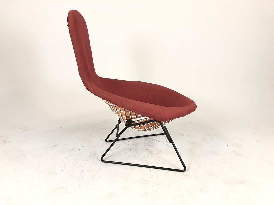 Foto Bird Chair Harry Bertoia with Red Upholstery
