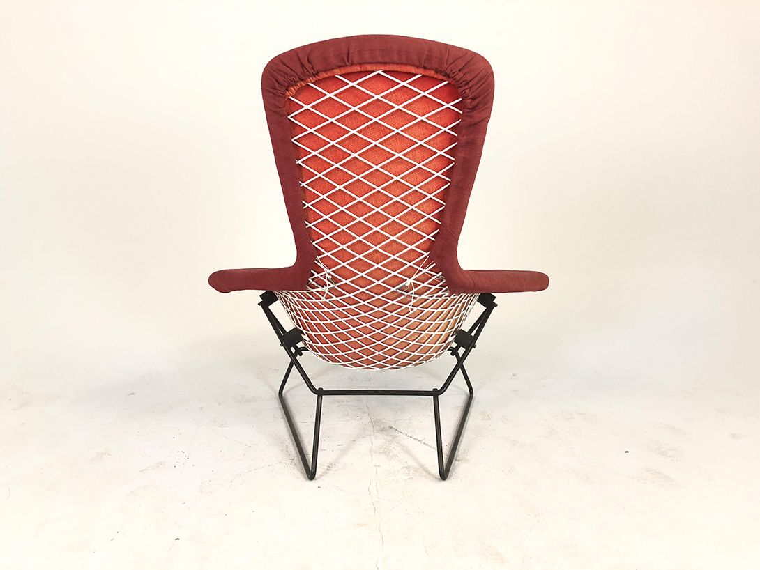 Foto Bird Chair Harry Bertoia with Red Upholstery
