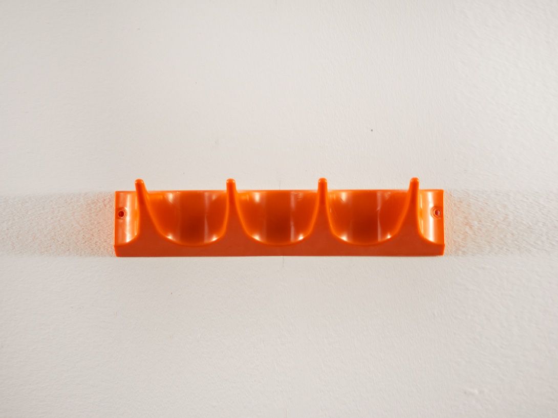 Foto Orange 1970s Plastic Coat Hangers