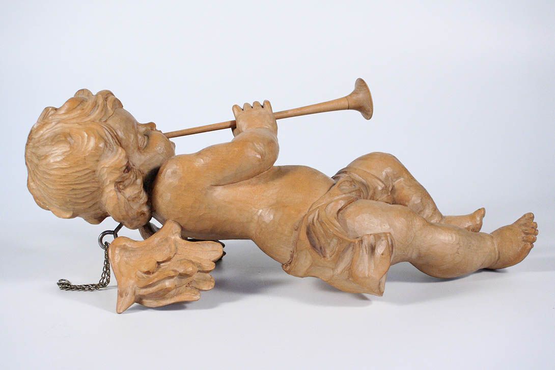 Foto Wooden Cherub with Trumpet Wall Decoration Hand Carved