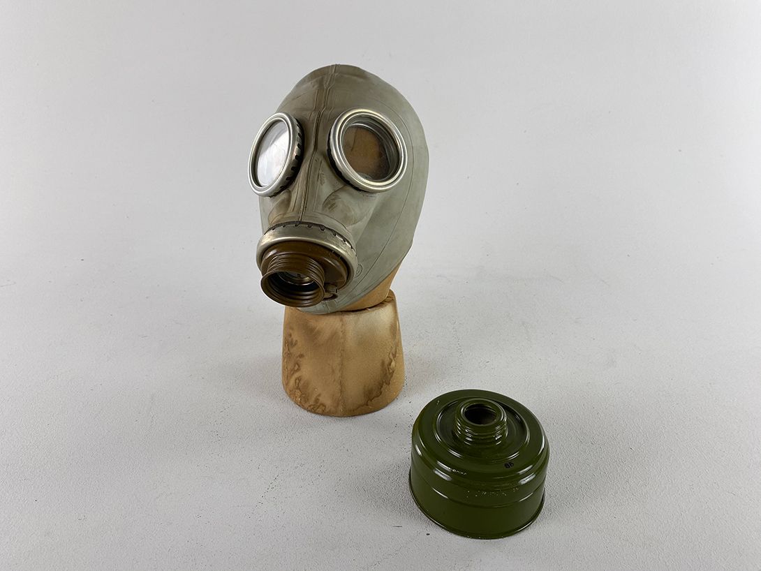 Foto GDR Gas Masks