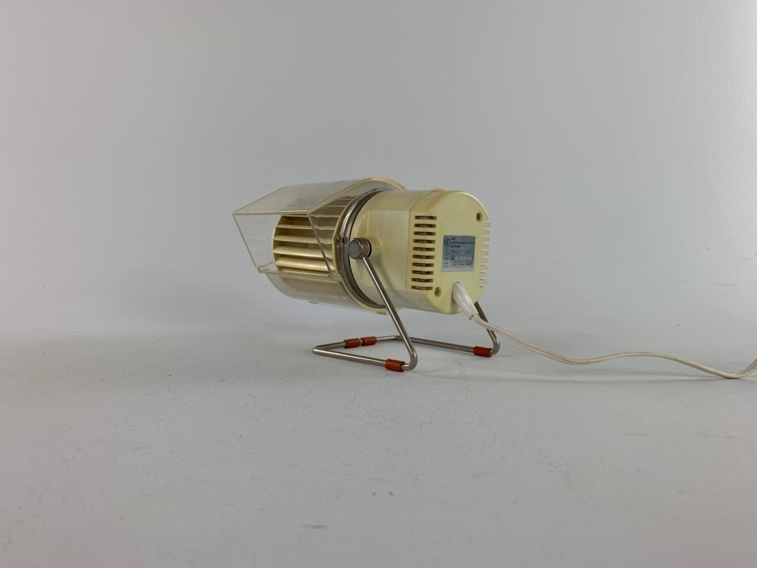 Foto GDR Plastic Fan Beige/Chrome Different Colours, Small