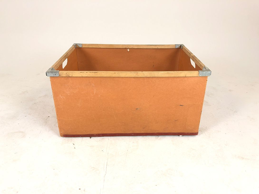 Foto Orange Wooden Basket
