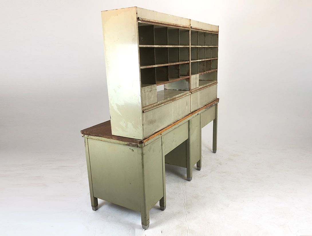 Foto Robberechts Turnhout Metal Working Desk Belgium h176x192x66