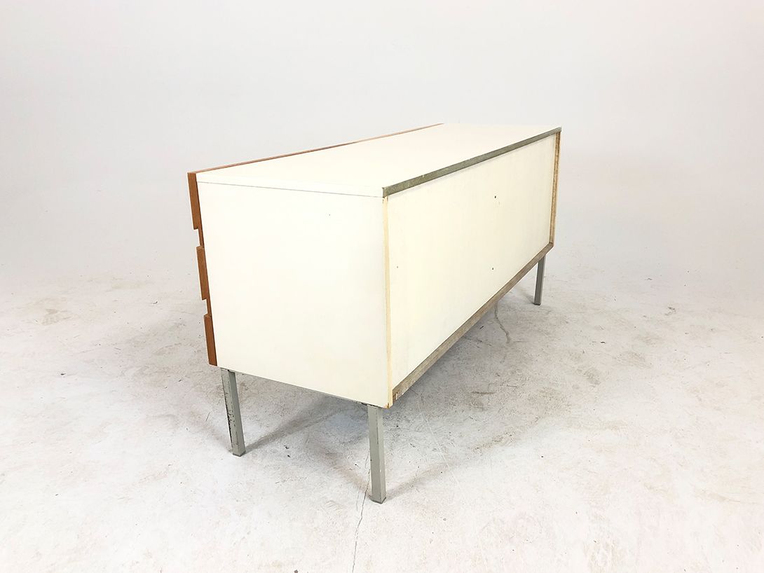 Foto White Sideboard with Wooden Drawers w120