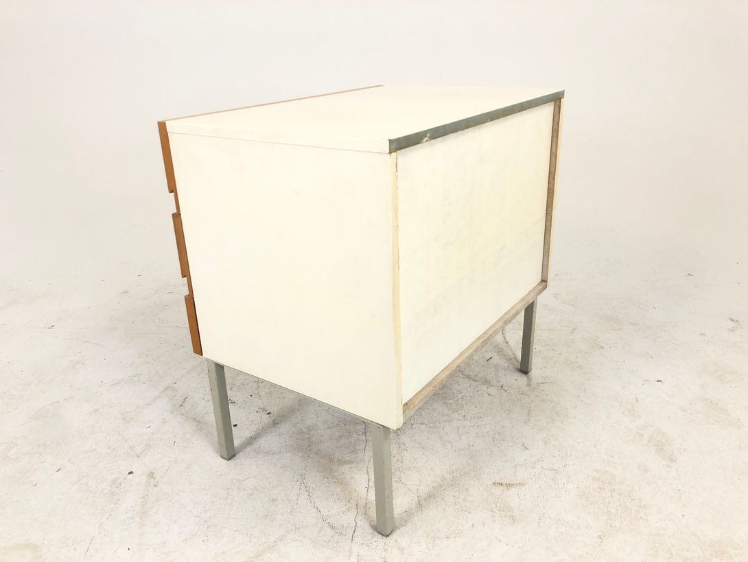 Foto Interluebke White Sideboard with Wooden Drawers w60