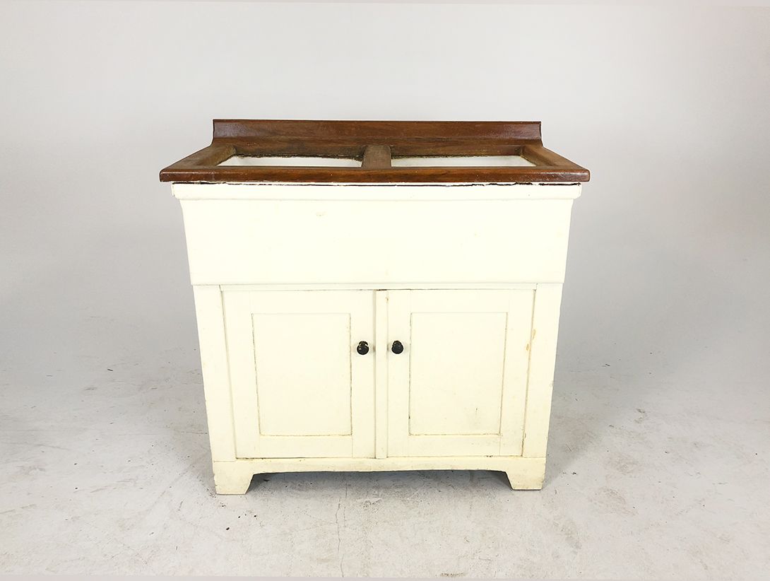 Foto Wooden Sink with Doors