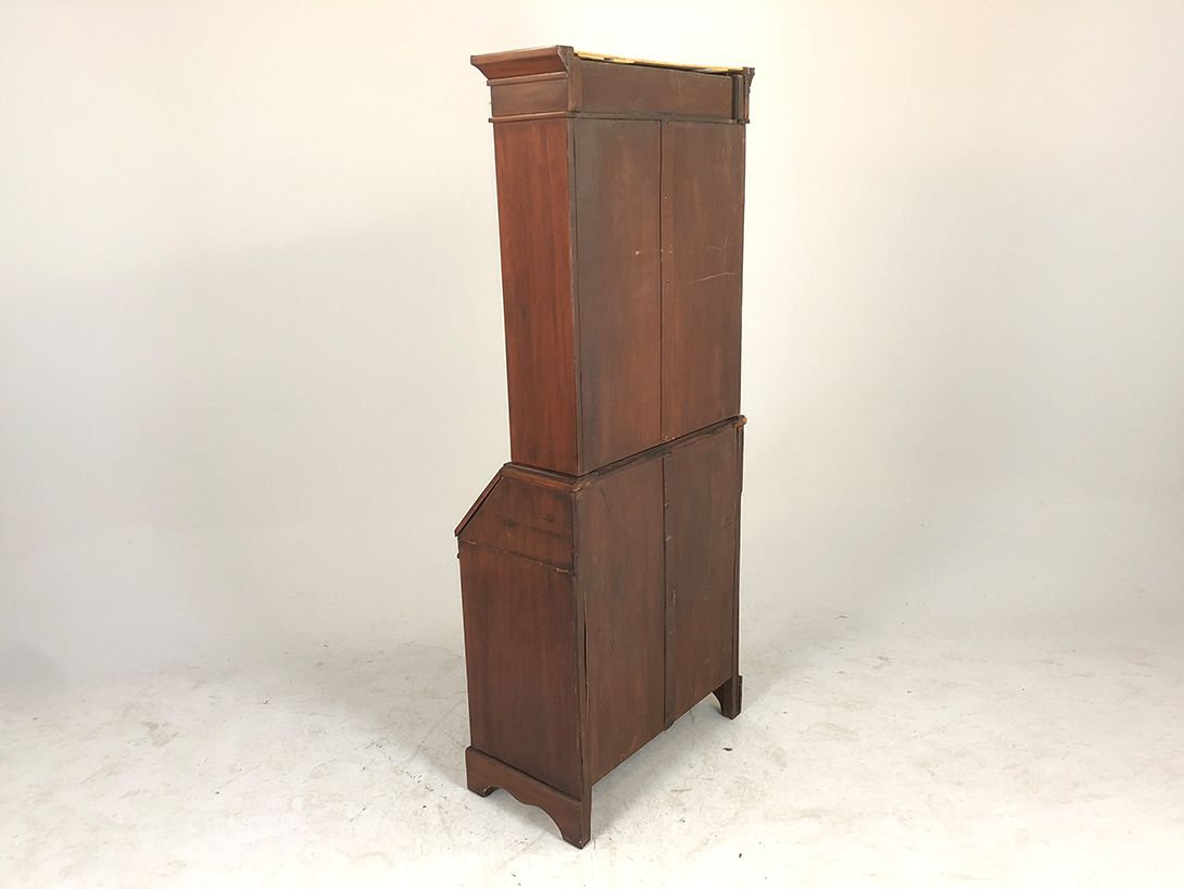 Foto Wooden Credenza Cupboard