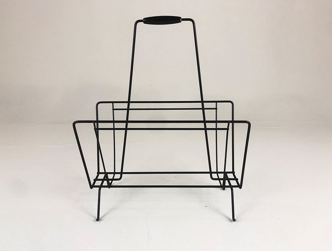 Foto Black Metal Newspaper Rack with Handle