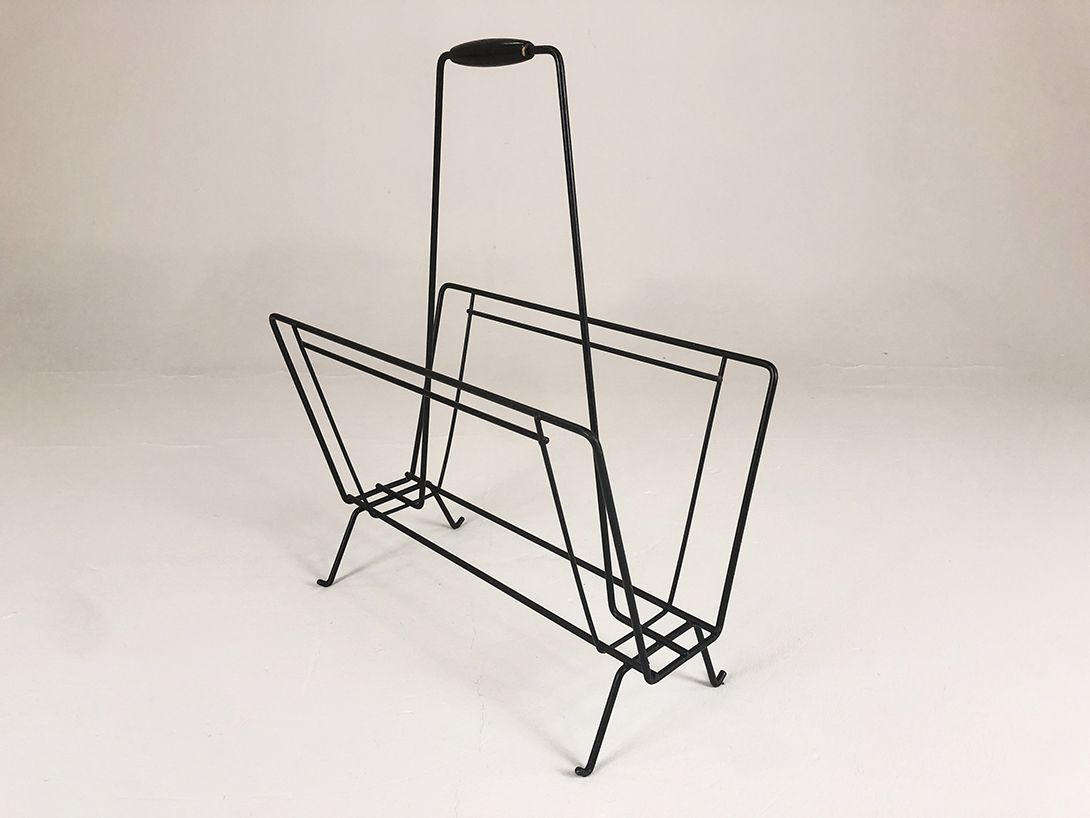 Foto Black Metal Newspaper Rack with Handle