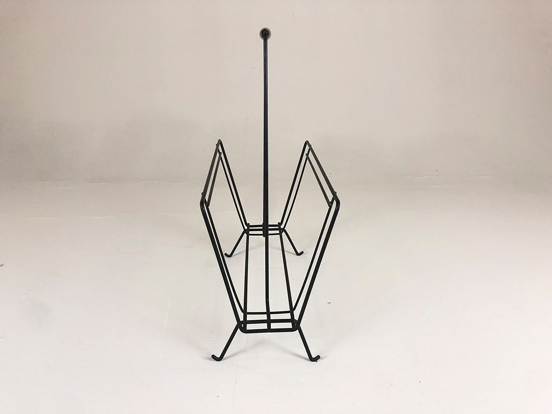 Foto Black Metal Newspaper Rack with Handle