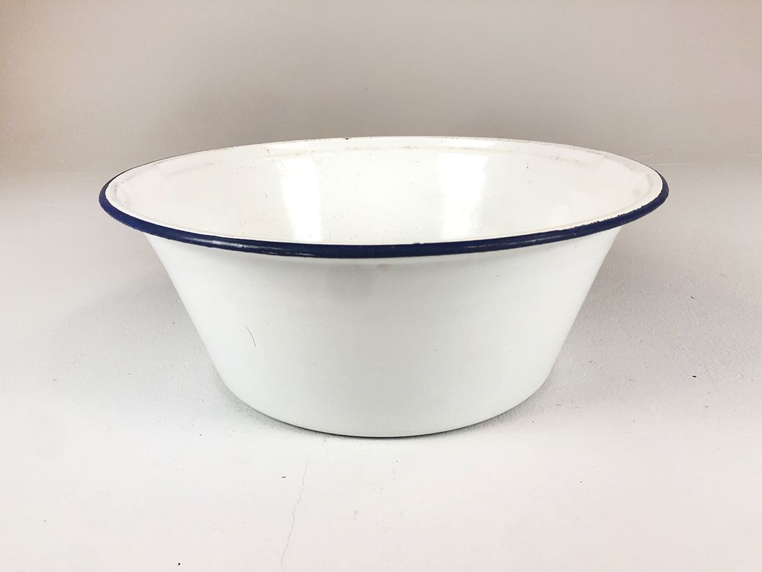 Foto Large Enamel Bowl DDR