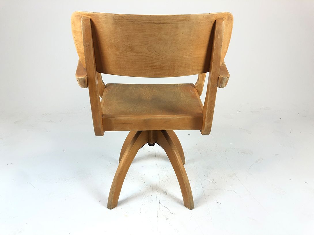 Foto Wide Wooden Armchair