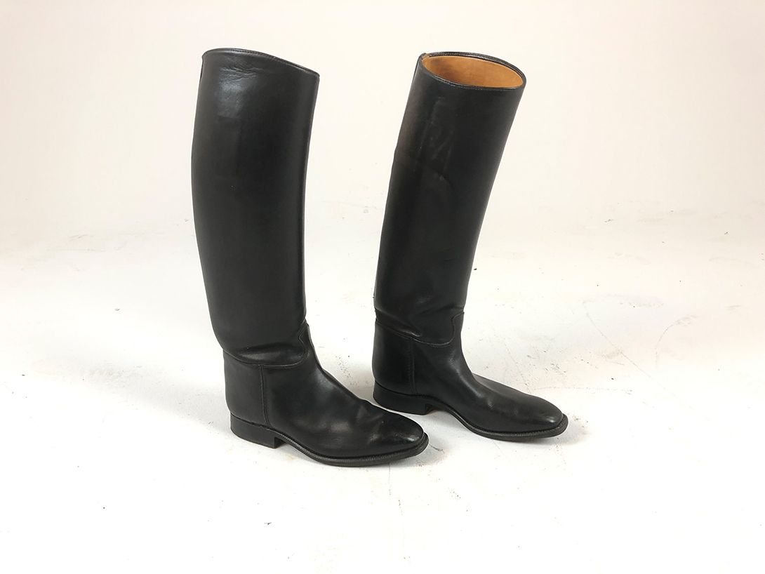 Foto Ebert Stiefel Black Wooden Boots, Berlin