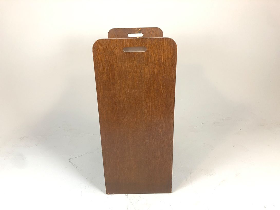 Foto Small Wooden Shelf with Handles