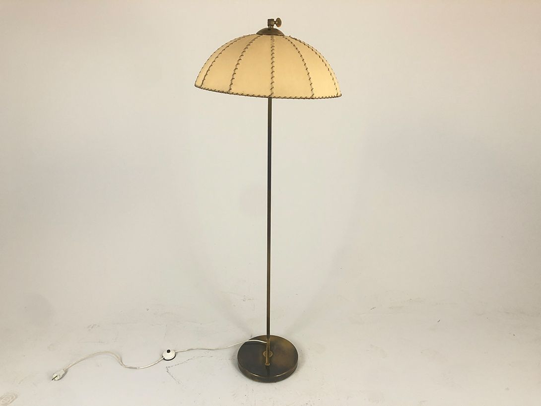 Foto Bent Floor Lamp with Beige Shade h157 F2