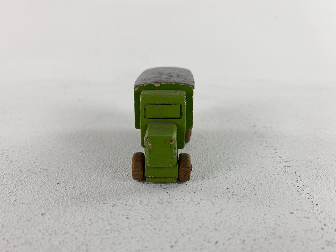 Foto Mini Wooden Toy Furniture Dolly