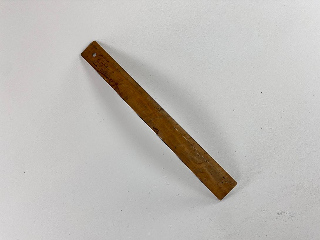 Foto Ancient Wooden Ruler