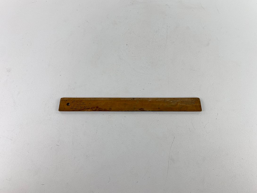 Foto Ancient Wooden Ruler