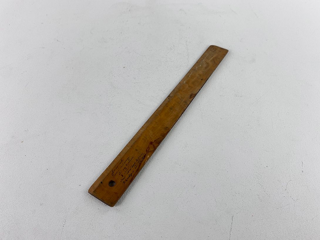 Foto Ancient Wooden Ruler