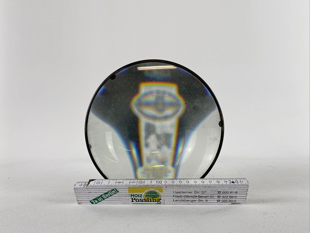 Foto Giant Magnifying Glass