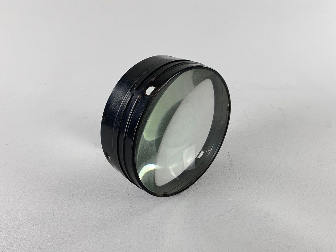 Foto Giant Magnifying Glass