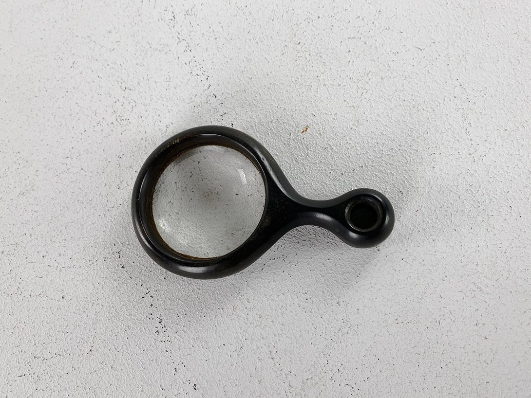 Foto Little Wooden Magnifying Glass