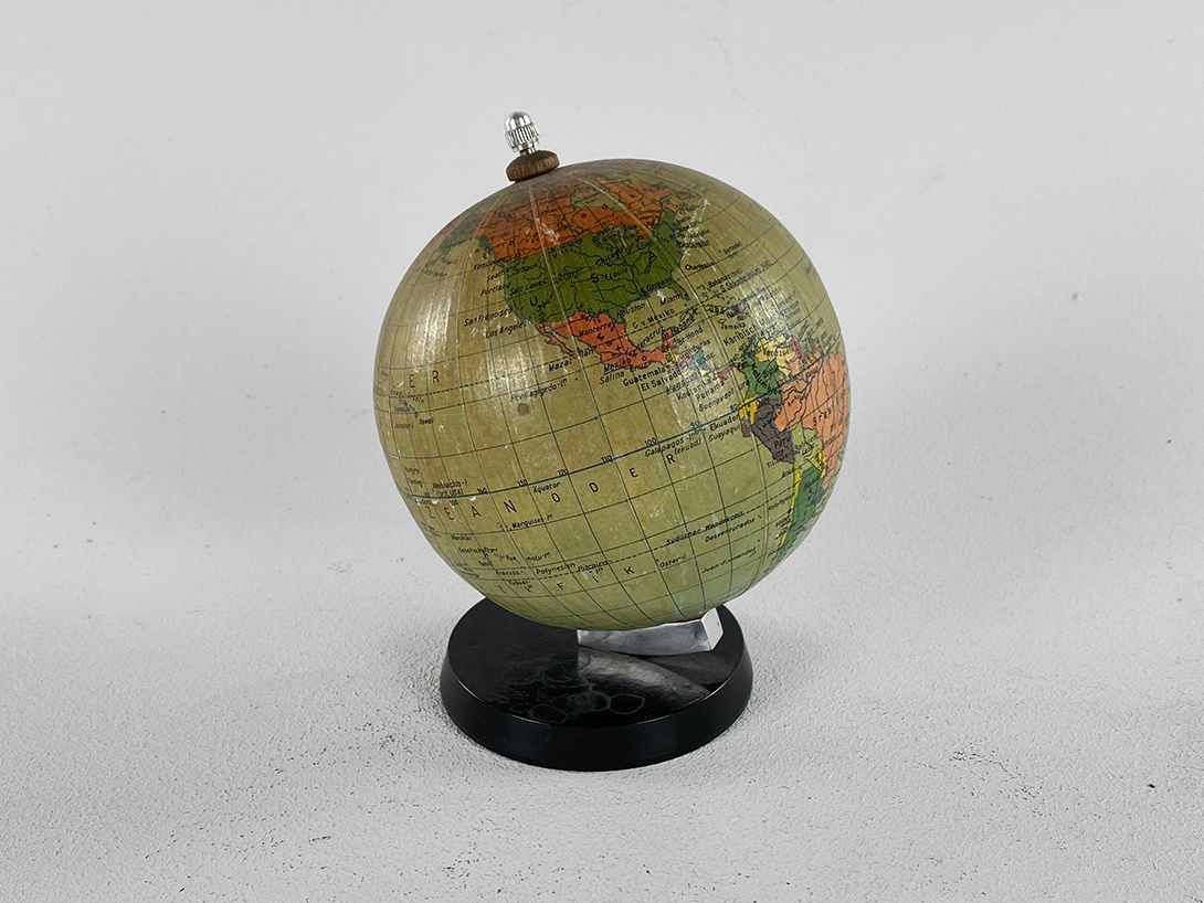 Foto Tiny German Globe 1970
