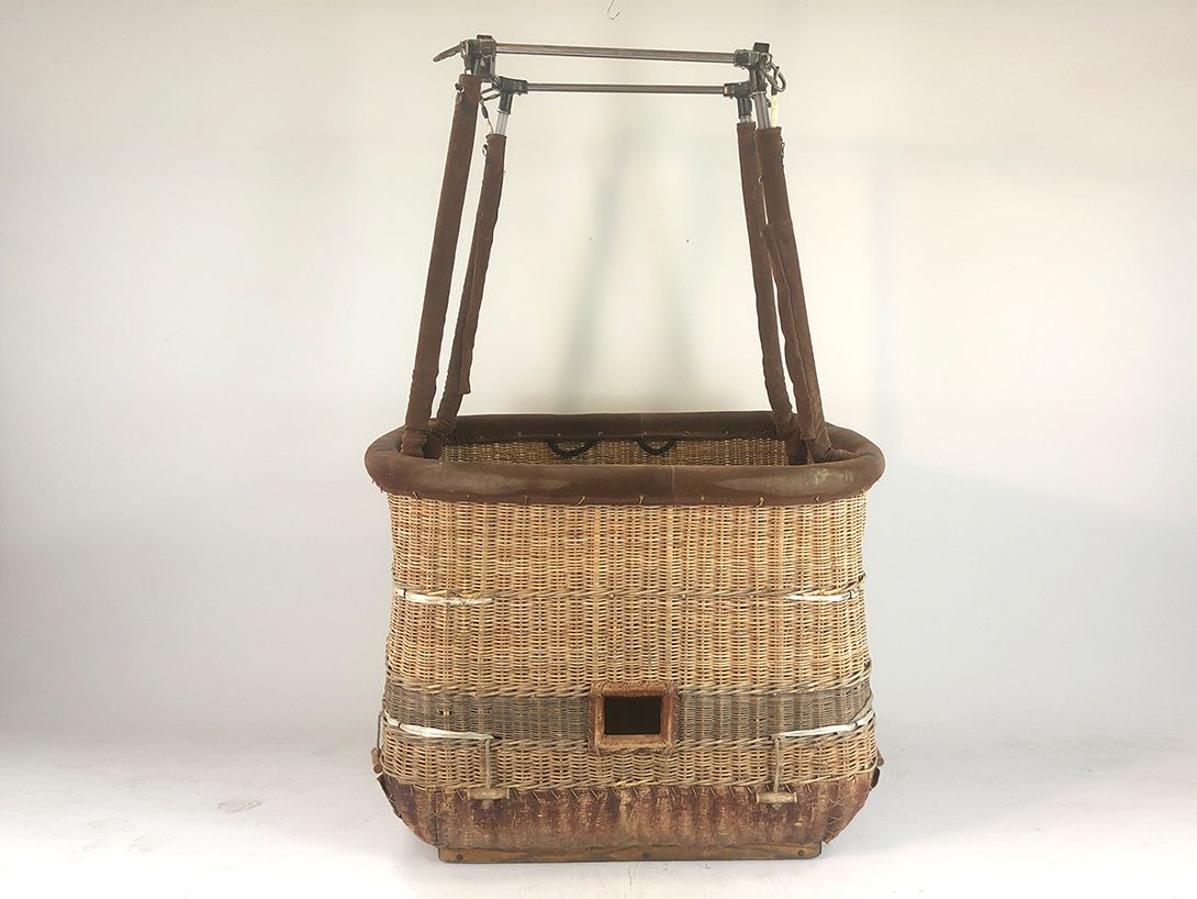 Foto Aerostar Hot Air Balloon Basket