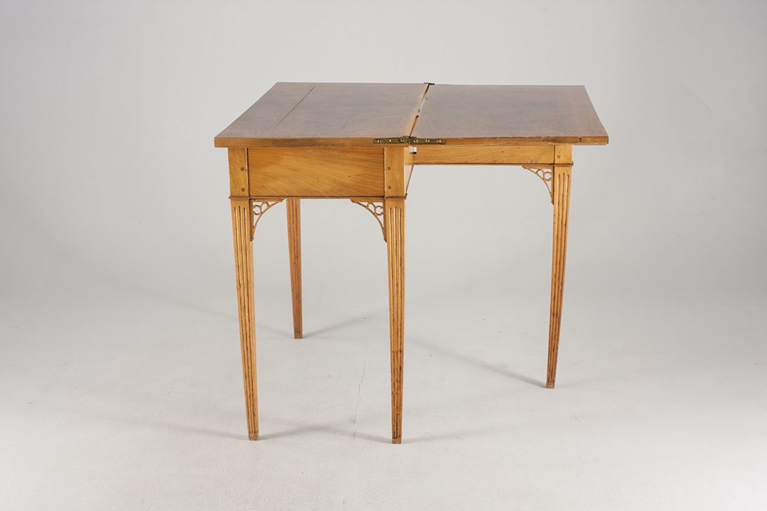 Foto Biedermeier Fold-Out Table Potsdam 1820 h78x88x44