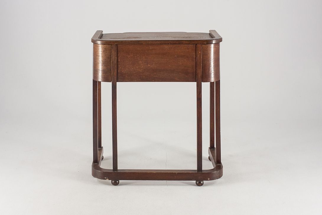 Foto Movable Secretary Arts and Crafts London 1905 h79x71x49