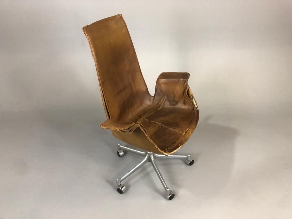 Foto Very Used Fabricius Kastholm Chair for Kill, Decoration Only 1964