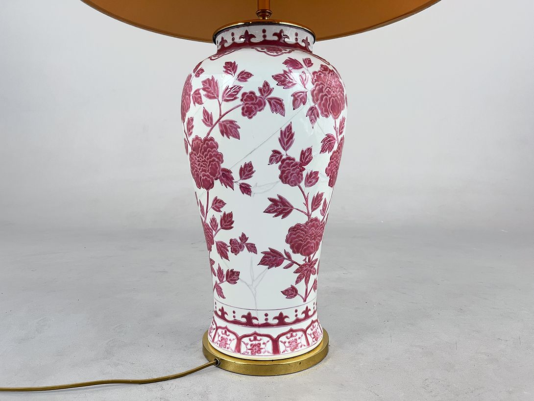 Foto Tall Table Lamp with Pink Flowered Stand h90 //