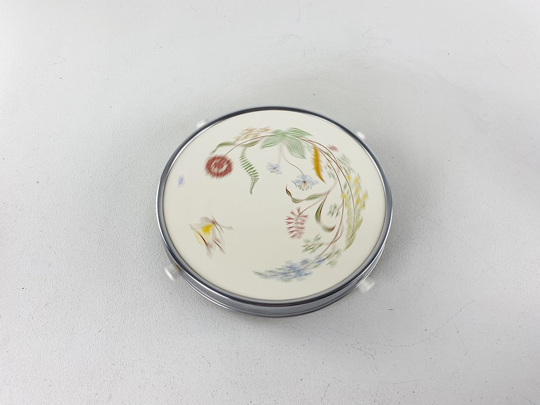 Foto Cake Plate with Painted Flowers and Butterfly 1956